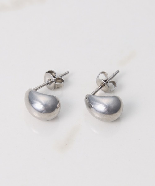 PAPILLONNER（パピヨネ）の「ステンレスドロップピアス（ピアス（両耳用）・レディース・ゴールド/シルバー・FREE）」の2枚目の写真