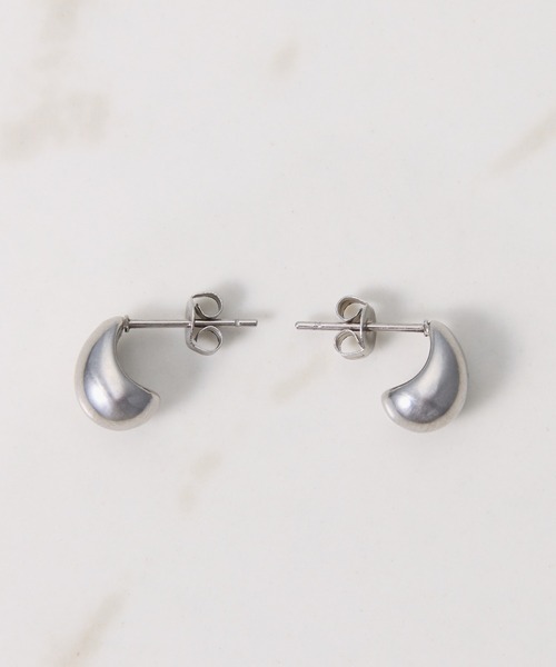 PAPILLONNER（パピヨネ）の「ステンレスドロップピアス（ピアス（両耳用）・レディース・ゴールド/シルバー・FREE）」の3枚目の写真