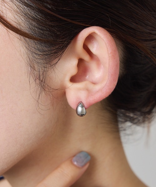 PAPILLONNER（パピヨネ）の「ステンレスドロップピアス（ピアス（両耳用）・レディース・ゴールド/シルバー・FREE）」の8枚目の写真