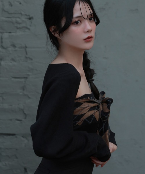 M DOLLY(エムドリー)の「argyle grazia knit set tops/アーガイルグラツィアニットセットアップ(アンサンブル・レディース・ブラック/グレー・FREE)」の4枚目の写真