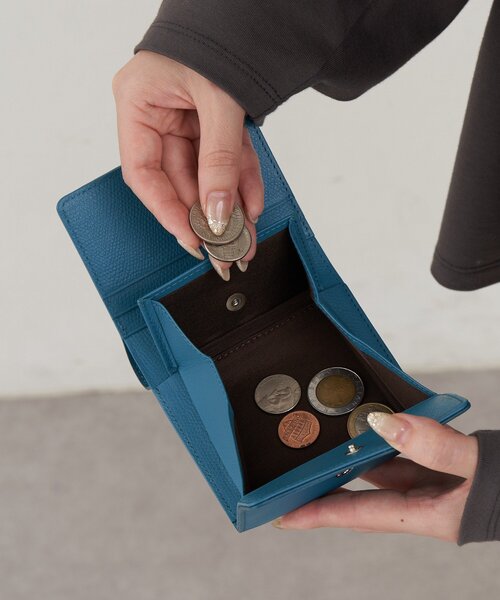 プレートレザーギャルソンウォレット（財布）｜russet（ラシット）の