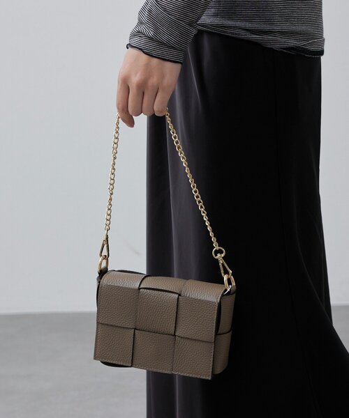 Lui's(ルイス)の「MILLELA FIRENZE / チェーン付きワイドメッシュレザーバッグ(ショルダーバッグ・レディース・ブラウン/モカ/ブラック・FREE)」の6枚目の写真