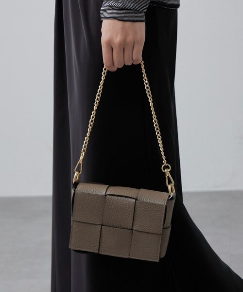 Lui's(ルイス)の「MILLELA FIRENZE / チェーン付きワイドメッシュレザーバッグ(ショルダーバッグ・レディース・ブラウン/モカ/ブラック・FREE)」の5枚目の写真