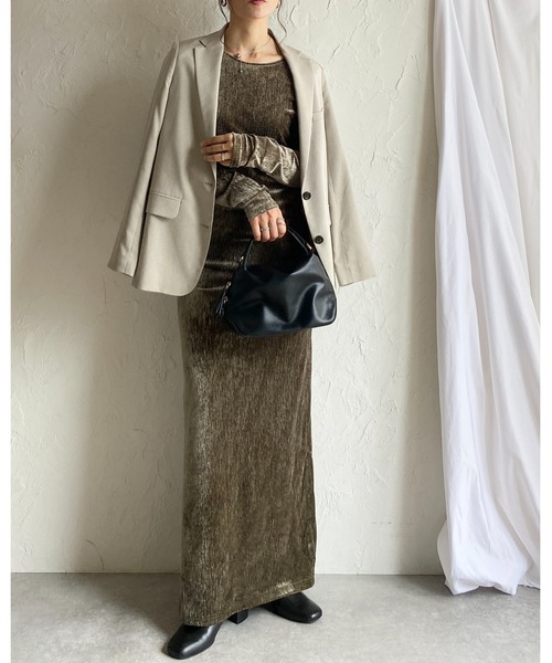 She's Closet(シーズクローゼット)の「長袖ロング丈バックオープンベロアワンピース(ワンピース・レディース・ブルー/グレイッシュベージュ/ブラウン/ブラック・FREE)」の7枚目の写真