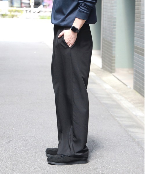 BACK NUMBER(バックナンバー)の「【店舗で人気】【BACK NUMBER】TRイージーワイドトラウザー (ワイドシルエット/TR素材/リラックス感/ビジネス/カジュアル)(その他パンツ・メンズ・ダークグレー/ブラック・S/M/L/XL)」の3枚目の写真