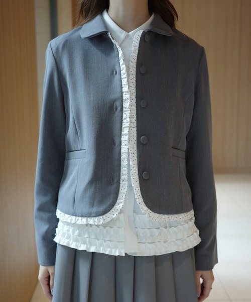 idem（イデム）の「frill lady jacket / フリルデザインコンパクトジャケット（テーラードジャケット・レディース・グレー/ブラック・FREE）」の2枚目の写真