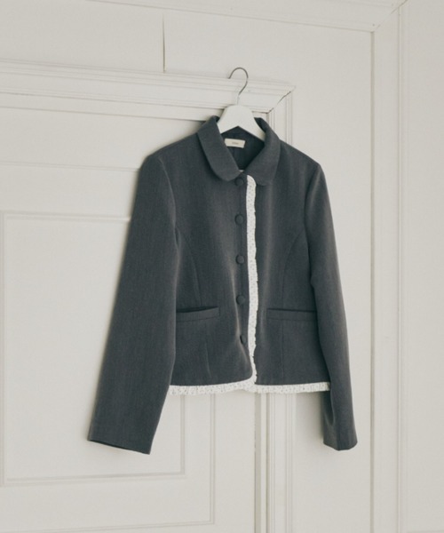 idem（イデム）の「frill lady jacket / フリルデザインコンパクトジャケット（テーラードジャケット・レディース・グレー/ブラック・FREE）」の4枚目の写真