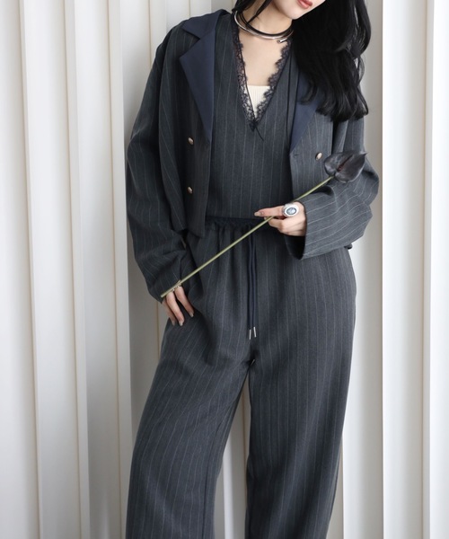 YENNA（イェンナ）の「【配色ショートテーラードジャケット】ストライプ・チェック・無地テーラード/卒業式/入学式/オケージョンジャケット（テーラードジャケット・レディース・ネイビー/ブラウン/グレイッシュベージュ/チャコールグレー/ベージュ/グレー系その他/ブルー系その他/ブラック系その他・FREE）」の9枚目の写真