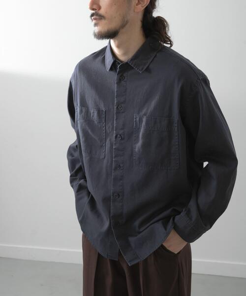 ITEMS URBANRESEARCH(アイテムズ アーバンリサーチ)の「バイオウォッシュコットンレギュラーカラーシャツ(シャツ/ブラウス・メンズ・ネイビー/ブラック・LARGE/MEDIUM)」の10枚目の写真