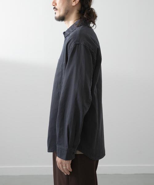 ITEMS URBANRESEARCH(アイテムズ アーバンリサーチ)の「バイオウォッシュコットンレギュラーカラーシャツ(シャツ/ブラウス・メンズ・ネイビー/ブラック・LARGE/MEDIUM)」の12枚目の写真