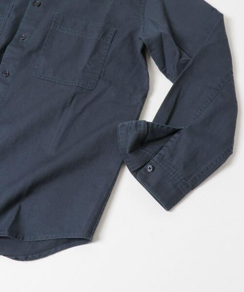 ITEMS URBANRESEARCH(アイテムズ アーバンリサーチ)の「バイオウォッシュコットンレギュラーカラーシャツ(シャツ/ブラウス・メンズ・ネイビー/ブラック・LARGE/MEDIUM)」の16枚目の写真
