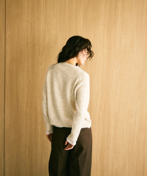 Lutim by u(ルチバイユー)の「Floral embroidery crew knit cardigan / フローラル刺繍クルーニットカーディガン(カーディガン/ボレロ・レディース・グレー/アイボリー・FREE)」の13枚目の写真