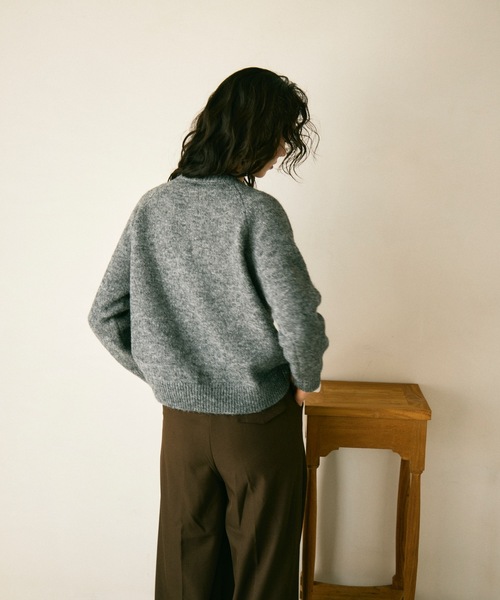 Lutim by u(ルチバイユー)の「Floral embroidery crew knit cardigan / フローラル刺繍クルーニットカーディガン(カーディガン/ボレロ・レディース・グレー/アイボリー・FREE)」の22枚目の写真