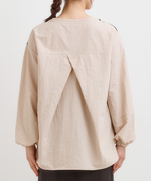 SHOO・LA・RUE（シューラルー）の「【S-LL】インせず決まる 背中タック入り パフ袖トップス（Tシャツ/カットソー・レディース・ブルー系その他/ベージュ系2/ブラウン系/ブラック系2・01/02/03/04）」の5枚目の写真