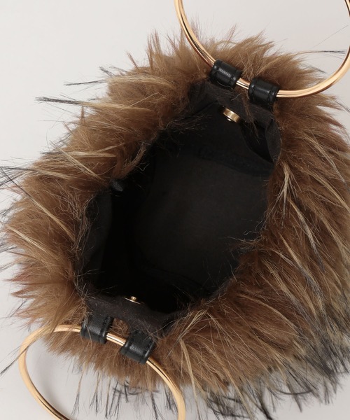mysty woman（ミスティウーマン）の「ループファーBAG 607555（ショルダーバッグ・レディース・ブラウン・FREE）」の9枚目の写真