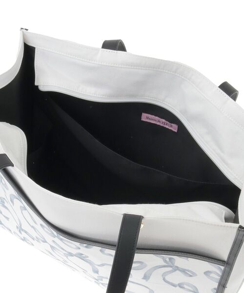 Maison de FLEUR(メゾンドフルール)の「リボンプリントスクエアトートバッグ(トートバッグ・レディース・ブラック/ピンク/ライトブルー・FREE)」の14枚目の写真