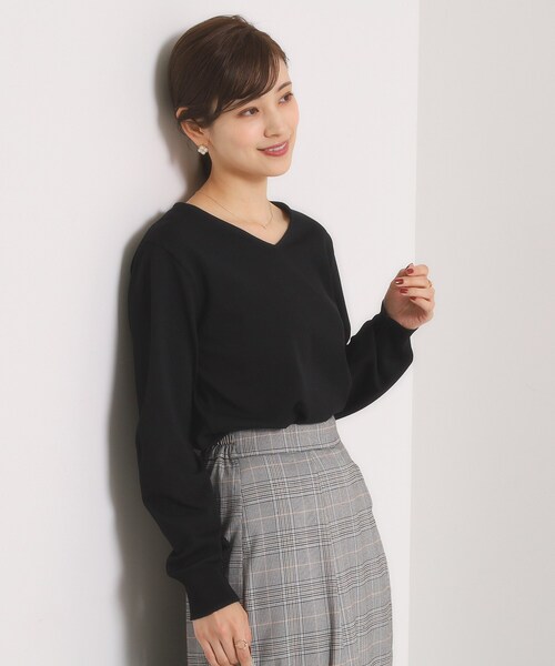 ITS'DEMO（イッツデモ）の「【縮みに強い／洗濯機OK】Vネックニットプルオーバー（ニット/セーター・レディース・ブルー/オフホワイト/ピンク系その他/ブラウン系/ブラック・00）」の3枚目の写真