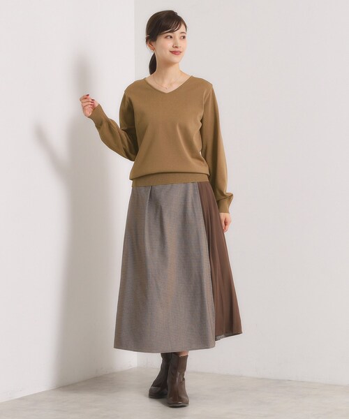 ITS'DEMO（イッツデモ）の「【縮みに強い／洗濯機OK】Vネックニットプルオーバー（ニット/セーター・レディース・ブルー/オフホワイト/ピンク系その他/ブラウン系/ブラック・00）」の21枚目の写真