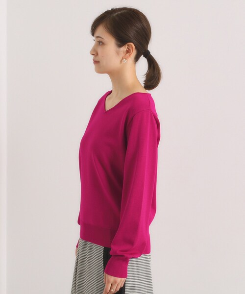 ITS'DEMO（イッツデモ）の「【縮みに強い／洗濯機OK】Vネックニットプルオーバー（ニット/セーター・レディース・ブルー/オフホワイト/ピンク系その他/ブラウン系/ブラック・00）」の10枚目の写真