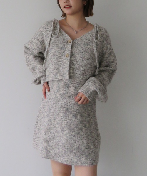 archives(アルシーヴ)の「肩リボンニットチュニックアンサンブル(ワンピース・レディース・アイボリー/ブラウン/グレー・MEDIUM)」の2枚目の写真