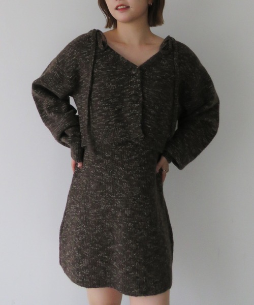 archives(アルシーヴ)の「肩リボンニットチュニックアンサンブル(ワンピース・レディース・アイボリー/ブラウン/グレー・MEDIUM)」の16枚目の写真