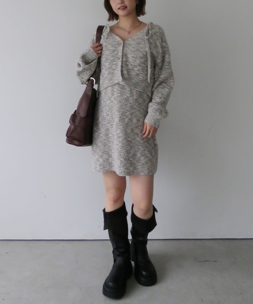 archives(アルシーヴ)の「肩リボンニットチュニックアンサンブル(ワンピース・レディース・アイボリー/ブラウン/グレー・MEDIUM)」の10枚目の写真