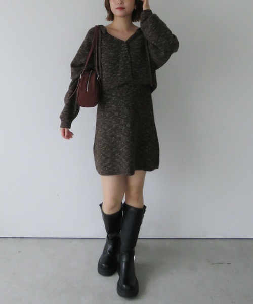 archives(アルシーヴ)の「肩リボンニットチュニックアンサンブル(ワンピース・レディース・アイボリー/ブラウン/グレー・MEDIUM)」の19枚目の写真