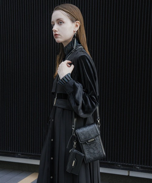 HARE（ハレ）の「Flowerエンボスミニショルダーバッグ(HARE)（ショルダーバッグ・レディース・グレー/ブラック・FREE）」の5枚目の写真