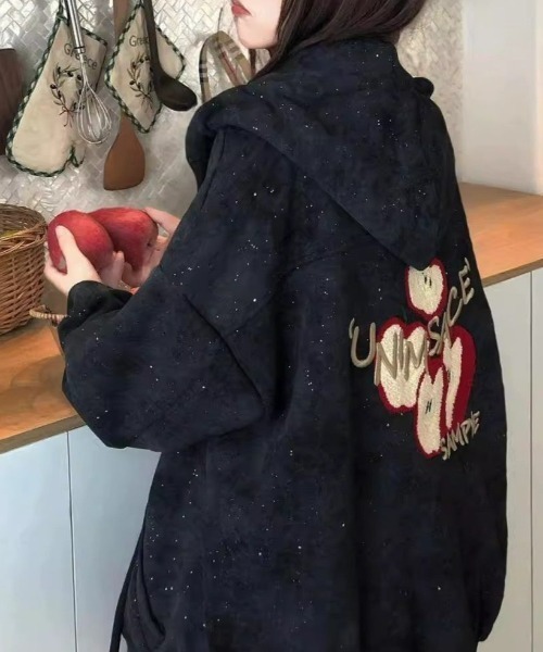 GEMEDA(ジェメダ)の「【秋冬新作】アップル刺繍ジップパーカー(パーカー・レディース・ブラック・M)」の15枚目の写真
