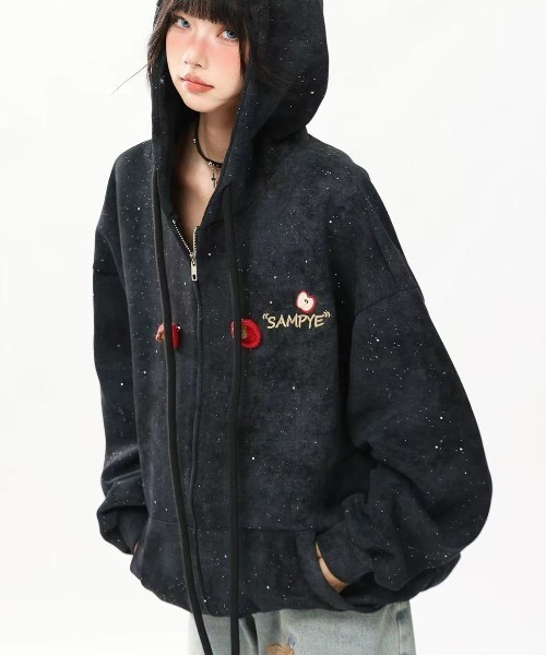 GEMEDA(ジェメダ)の「【秋冬新作】アップル刺繍ジップパーカー(パーカー・レディース・ブラック・M)」の8枚目の写真