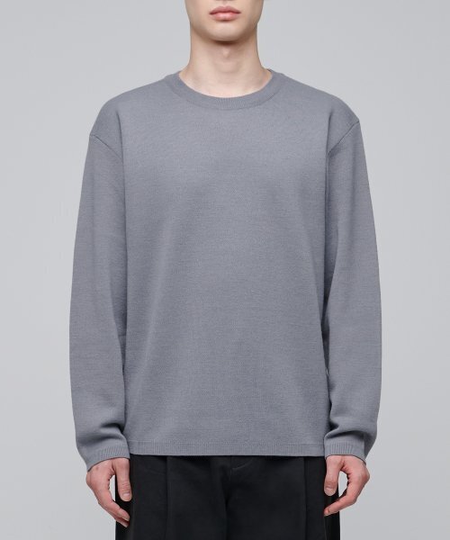 MUSINSA STANDARD（ムシンサスタンダード）の「ミニマルクルーネックニット[パープルグレー]（ニット/セーター・メンズ・その他・SMALL/MEDIUM/LARGE/X-LARGE/XX-LARGE）」の2枚目の写真