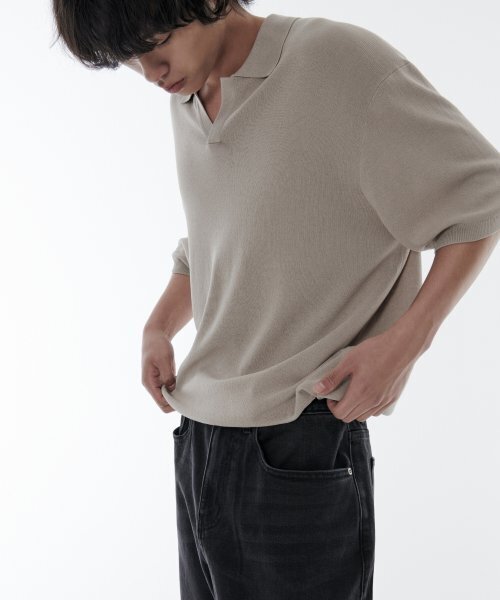 MUSINSA STANDARD（ムシンサスタンダード）の「クールタッチスリットネックニットポロシャツ[マッシュルーム]（ニット/セーター・メンズ・その他・XX-LARGE/LARGE/MEDIUM/SMALL/X-LARGE）」の2枚目の写真