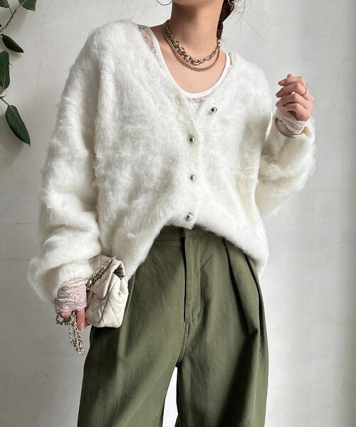 DouDou（ドゥドゥ）の「ブラッシュ加工シルバーボタンカーディガン（カーディガン/ボレロ・レディース・ミント/グレー/ピンク/オフホワイト・FREE）」の2枚目の写真