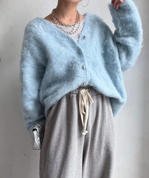 DouDou（ドゥドゥ）の「ブラッシュ加工シルバーボタンカーディガン