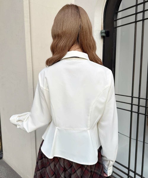 an another angelus（アンアナザーアンジェラス）の「【セットアップ対応】チェックネクタイ付きペプラムシャツ/fint フィント（シャツ/ブラウス・レディース・アイボリー/オフホワイト・FREE）」の10枚目の写真