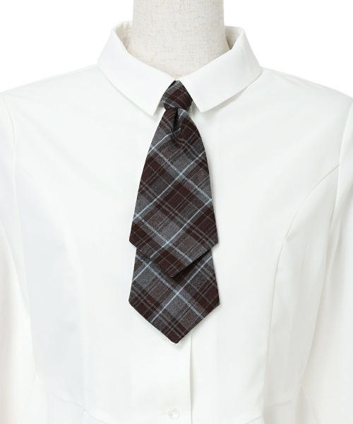 an another angelus（アンアナザーアンジェラス）の「【セットアップ対応】チェックネクタイ付きペプラムシャツ/fint フィント（シャツ/ブラウス・レディース・アイボリー/オフホワイト・FREE）」の18枚目の写真