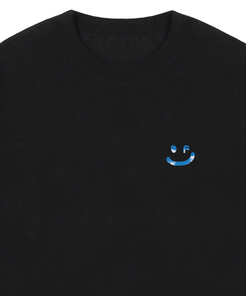 GRAVER（グレーバー）の「[ユニセックス]SKY クラウドドローイングスマイル 半袖Tシャツ_ブラック（Tシャツ/カットソー・レディース・ブラック・SMALL/MEDIUM/LARGE）」の3枚目の写真