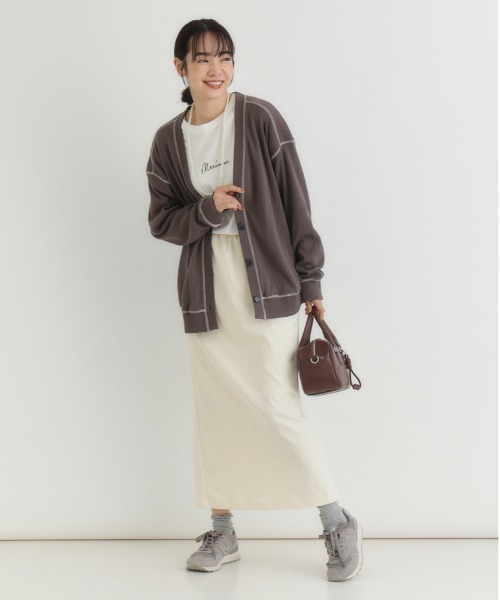 Right-on（ライトオン）の「【HONEYSUCKLE ROSE】【限定展開】カットカーディガン(体型カバー / 気軽に着られる / 洗濯〇)（カーディガン/ボレロ・レディース・ダークグレー/ブラック/キナリ・M/L）」の7枚目の写真