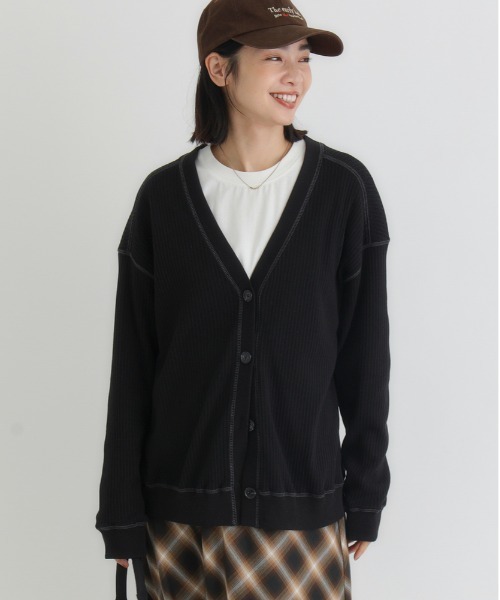 Right-on（ライトオン）の「【HONEYSUCKLE ROSE】【限定展開】カットカーディガン(体型カバー / 気軽に着られる / 洗濯〇)（カーディガン/ボレロ・レディース・ダークグレー/ブラック/キナリ・M/L）」の22枚目の写真