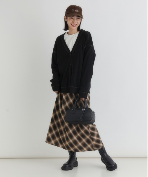 Right-on（ライトオン）の「【HONEYSUCKLE ROSE】【限定展開】カットカーディガン(体型カバー / 気軽に着られる / 洗濯〇)（カーディガン/ボレロ・レディース・ダークグレー/ブラック/キナリ・M/L）」の13枚目の写真