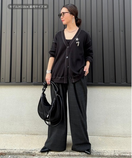 Right-on（ライトオン）の「【HONEYSUCKLE ROSE】【限定展開】カットカーディガン(体型カバー / 気軽に着られる / 洗濯〇)（カーディガン/ボレロ・レディース・ダークグレー/ブラック/キナリ・M/L）」の12枚目の写真