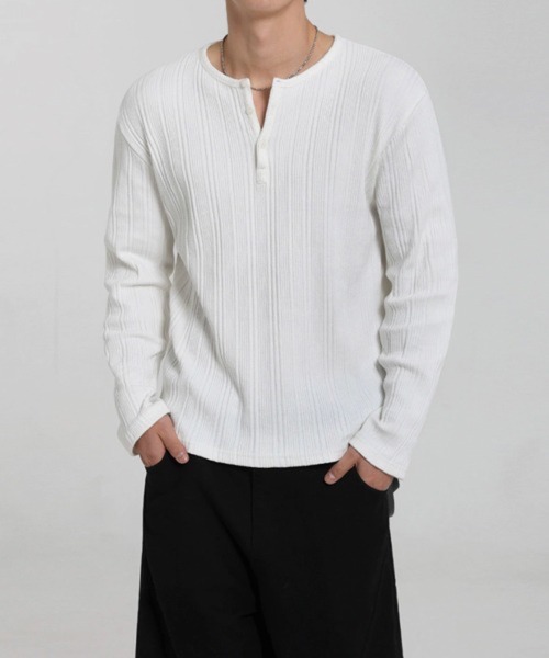 CERCA(チェルカ)の「【NOWLE】ワッフル テクスチャー ヘンリーネック 長袖Tシャツ(Tシャツ/カットソー・メンズ・ブラック・LARGE/MEDIUM)」の7枚目の写真