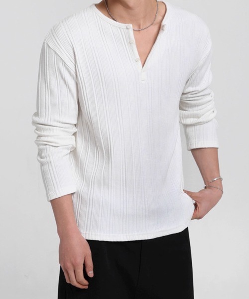 CERCA(チェルカ)の「【NOWLE】ワッフル テクスチャー ヘンリーネック 長袖Tシャツ(Tシャツ/カットソー・メンズ・ブラック・LARGE/MEDIUM)」の9枚目の写真