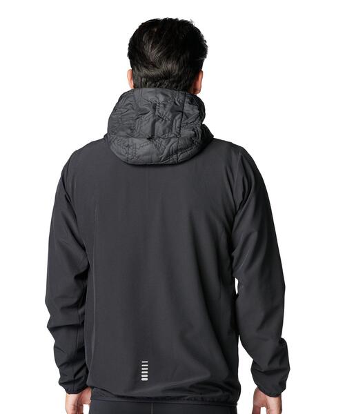 UNDER ARMOUR(アンダーアーマー)の「UAパフォーマンス インサレーション ジャケット(ランニング/メンズ)(その他アウター・メンズ・ブラック・L/XL/M/2XL/S)」の2枚目の写真