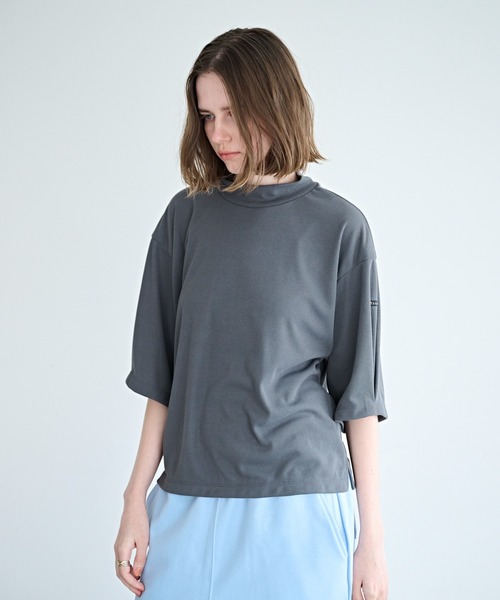 kha:ki（カーキ）の「「KHA:KI / カーキ」ソフトモックネック トップ（Tシャツ/カットソー・レディース・グレー/チャコールグレー/ライトイエロー/ホワイト・1）」の3枚目の写真