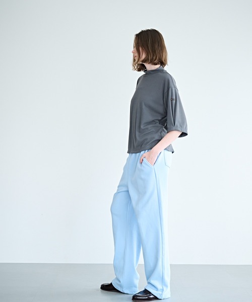 kha:ki（カーキ）の「「KHA:KI / カーキ」ソフトモックネック トップ（Tシャツ/カットソー・レディース・グレー/チャコールグレー/ライトイエロー/ホワイト・1）」の7枚目の写真