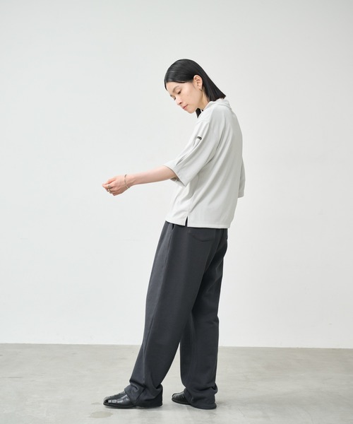 kha:ki（カーキ）の「「KHA:KI / カーキ」ソフトモックネック トップ（Tシャツ/カットソー・レディース・グレー/チャコールグレー/ライトイエロー/ホワイト・1）」の16枚目の写真