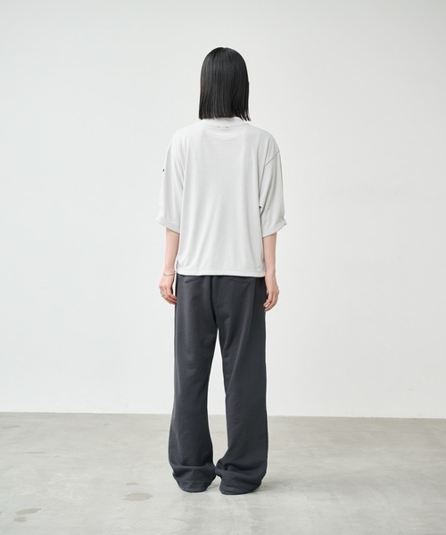 kha:ki（カーキ）の「「KHA:KI / カーキ」ソフトモックネック トップ（Tシャツ/カットソー・レディース・グレー/チャコールグレー/ライトイエロー/ホワイト・1）」の21枚目の写真