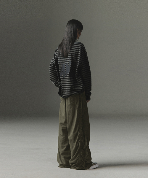 NOT4NERD(ノットフォーナード)の「Side Shirred Nylon Pants - Khaki(スウェットパンツ・レディース・その他・MEDIUM/LARGE/X-LARGE)」の9枚目の写真