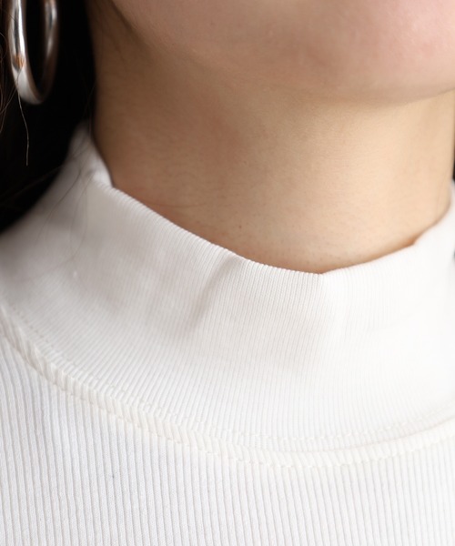 GUESS JEANS（ゲスジーンズ）の「GUESS JEANS タートルネック セーター（ニット/セーター・レディース・オフホワイト/ブラック・S/M/L/XS）」の13枚目の写真